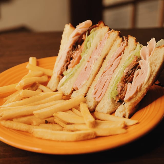Cali Club.